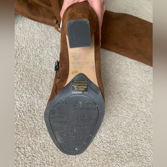 knee high boots - Picture 2 of 3